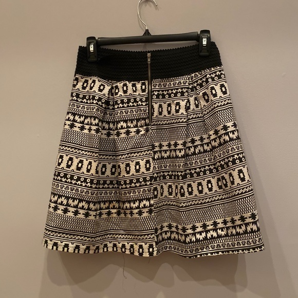 🦋 3/$15 MIAMI black and white Aztec print skater skirt - Picture 5 of 9